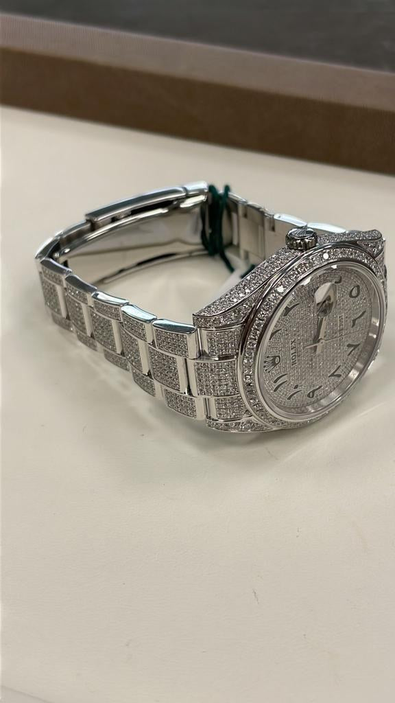 44mm Datejust watch, fully set with diamonds, 2015 model, quartz watch, water resistant to 20 meters.