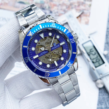 2026 Hottest Selling Item! 🔥🔥 Stylish mechanical men's watch with a mineral crystal glass face. The watch features a transparent skeleton design, simple yet elegant, showcasing every detail perfectly.