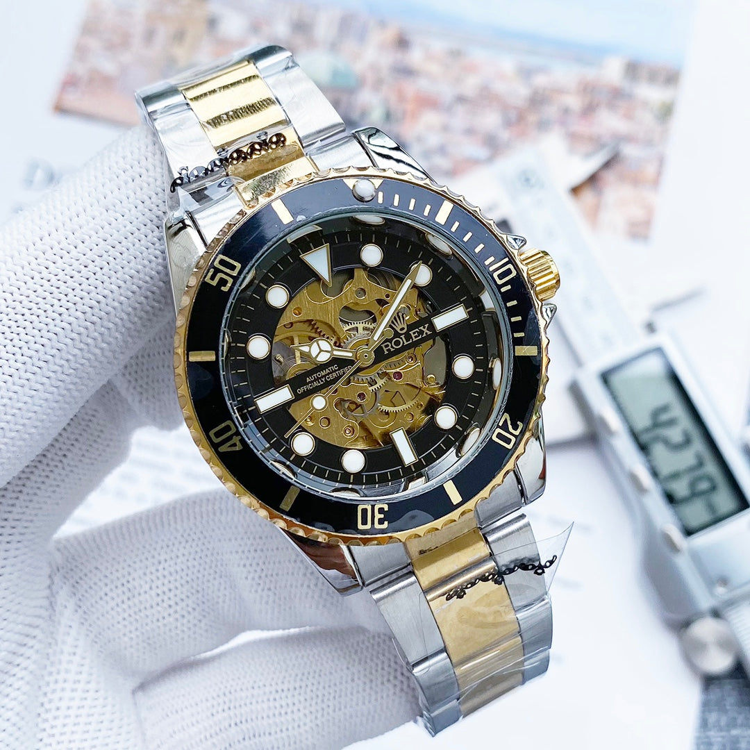 2026 Hottest Selling Item! 🔥🔥 Stylish mechanical men's watch with a mineral crystal glass face. The watch features a transparent skeleton design, simple yet elegant, showcasing every detail perfectly.