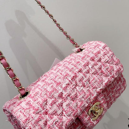 2025 Bag Early spring woolen shoulder bag