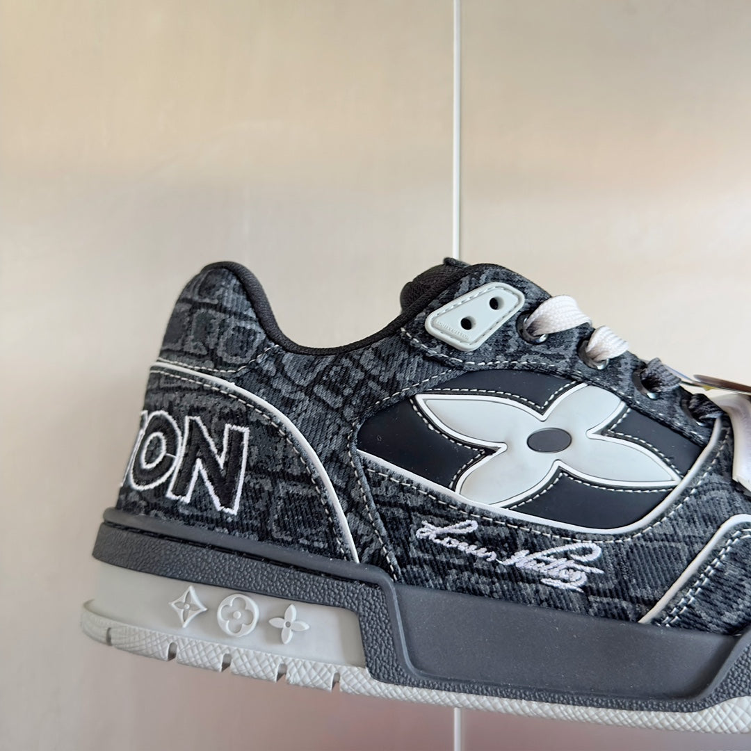 2025 250318 New high quality new color board shoes